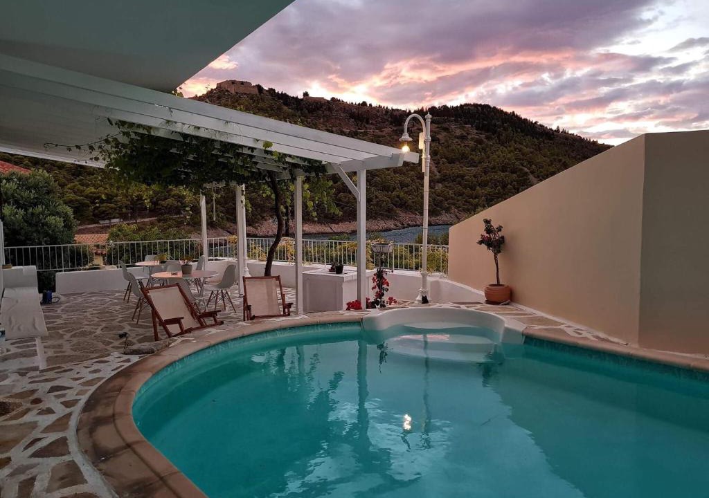 Frourion House | Vassilis Retreat