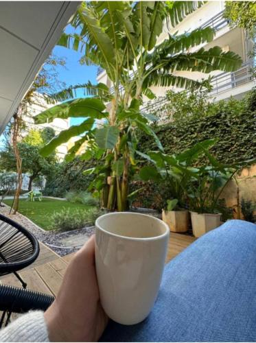 Palaio Faliro Apartment | Viktoria's garden home