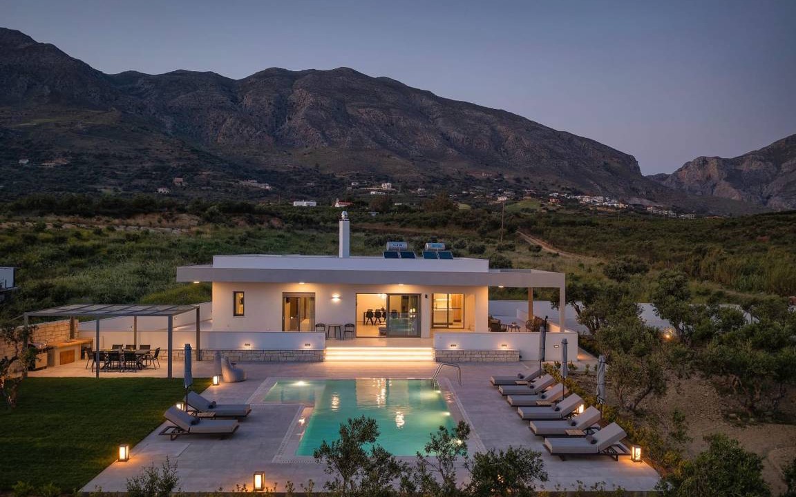 Lefkogeia Villa | Villa ∙ 4 bedrooms ∙ 9 guests