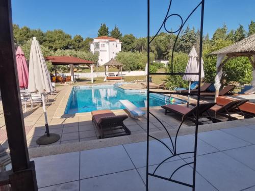 Metamorfosi Hotel | Villa Askamnia and Suites