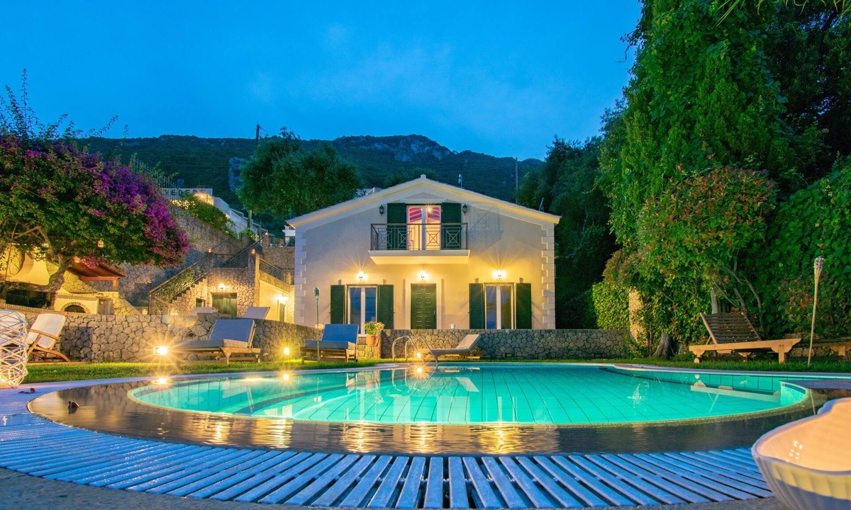 Benitses Villa | Villa Benele on the beach, Greece on Corfu