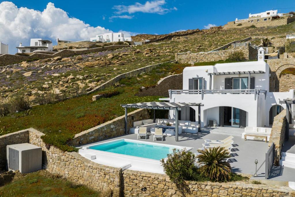Tourlos Villa | Villa Diorite by Mykonos Rocks
