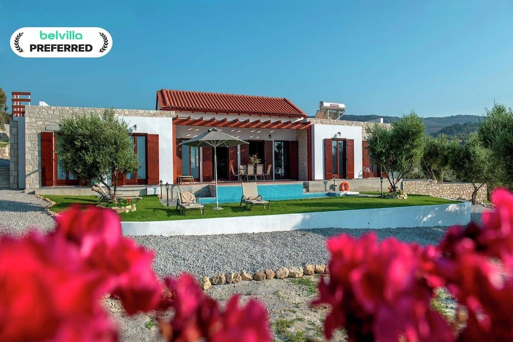 Kirianna Villa | Villa in Arkadi with Pool near the Sea