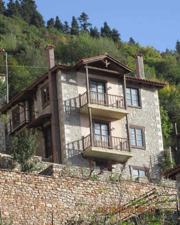 Karpenisi Villa | Villa Korfes-Κορφές Τριώροφη Βίλα για Οικογένειες και Παρέες