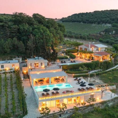 Filisia Villa | Villa Mantilari Wine Estate 7 Apartments 2 Private Pools 1 Heated Tennis Court Fitness Center