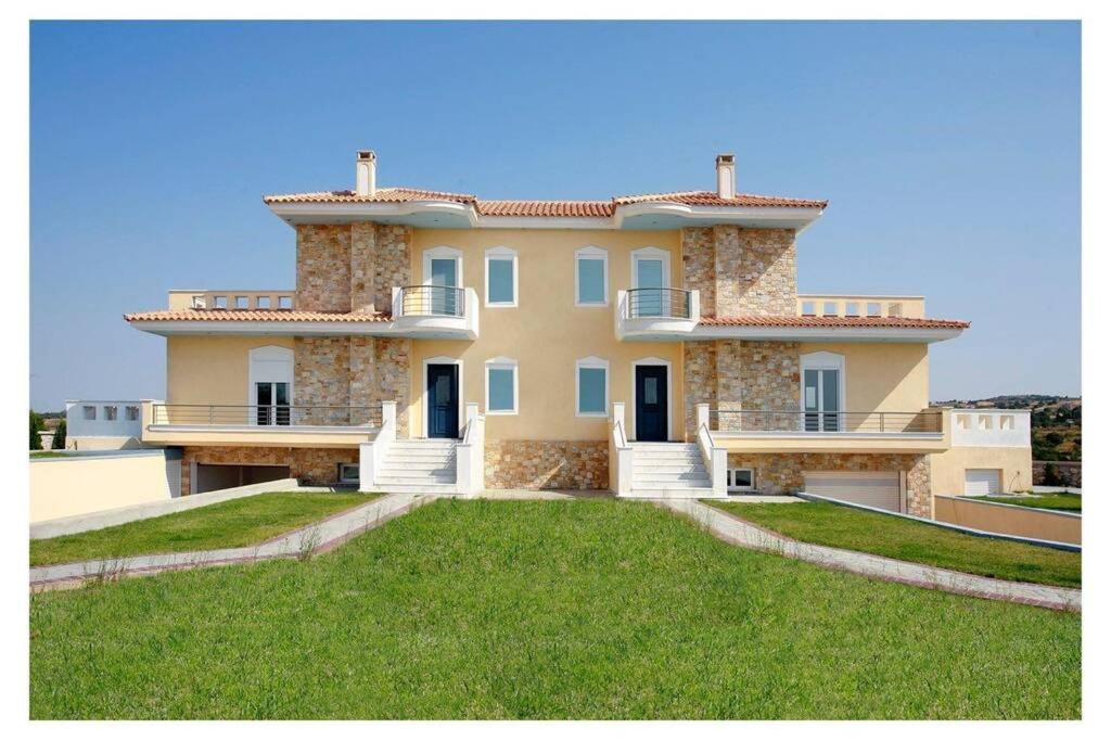 Marathon House | Villa Petalo OFFERS for JULY & AUGUST!!!