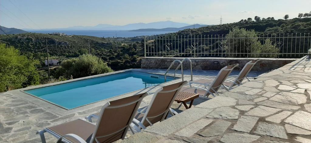 Nea Styra Villa | Villa Rokanes Glass Stone with Pool