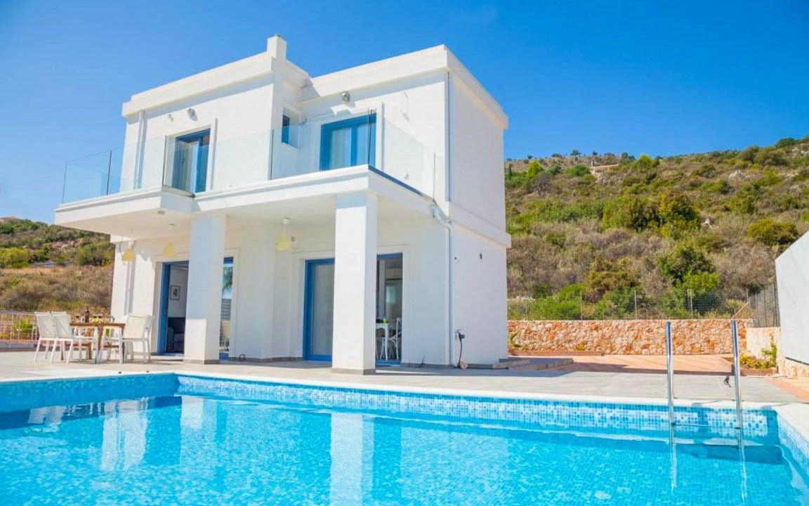 Skala Villa | Villa Seahorse: Large Private Pool, Walk to Beach, Sea Views, A/C, WiFi