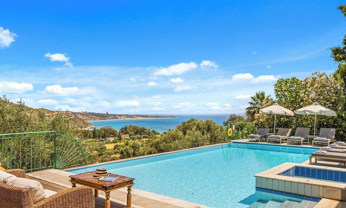 Kateleios Villa | Villa Thymari - Four Bedroom Villa, Sleeps 8