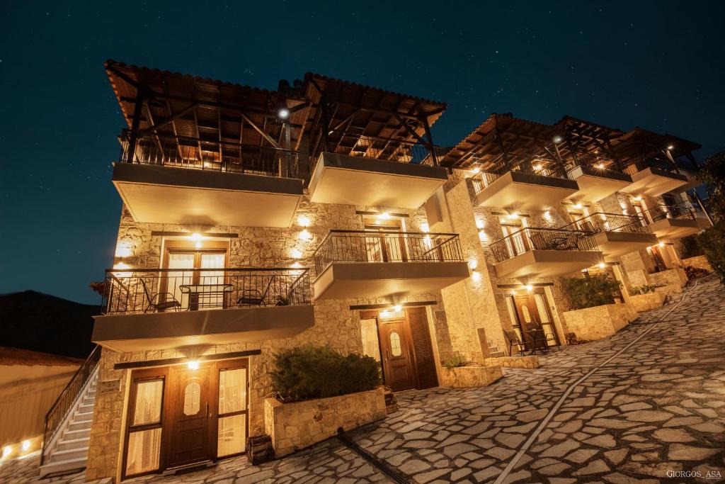 Taxiarkhis Villa | Villas Lirtzis