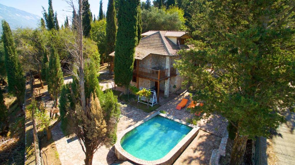 Mazarakata Villa | w Kefalonian Kastro Pool Villa