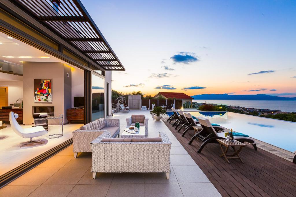 Platanias Town Villa | Winehill Villa