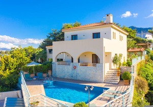 220 m² Villa ∙ 3 bedrooms ∙ 6 guests