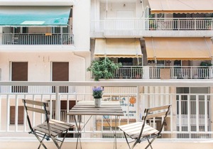 3 bedrooms quiet safe apartment walk to Acropolis