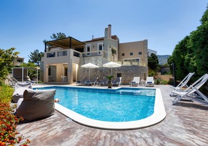300 m² Villa ∙ 5 bedrooms ∙ 13 guests