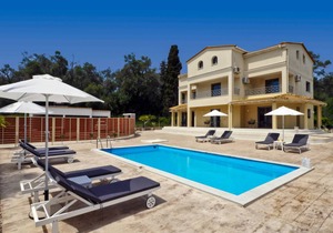 350 m² Villa ∙ 4 bedrooms ∙ 8 guests