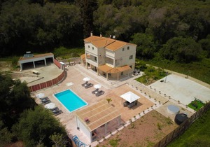 350 m² Villa ∙ 4 bedrooms ∙ 12 guests