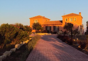 Alekos Beach Houses-Natura Rossa