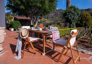 Almyros Houses, by the sea