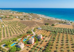 Andreas Beach Villa: Large Private Pool, Walk to Beach, Sea Views, A/C, WiFi
