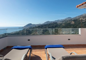 AnnaView Top Floor Suite No19 with amazing Seaview
