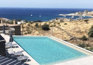 Apartment with a sea view and swimming pool, in the area of Koundouros