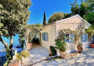Apraos Beachfront House