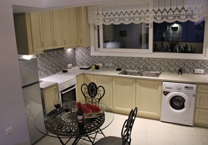 Aquarial Home is new built, spacious , with stone wall and aquarium.