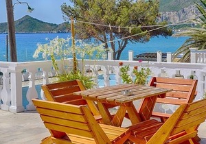 Arista Apartment 2 - with sea view right on the beach of Agios Georgios Pagon