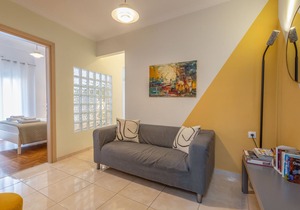 Central Apartment with Acropolis View