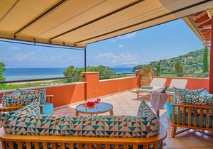 Chrismos Luxury Suites 2A Apraos Corfu