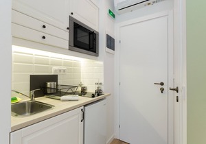 Dinostratus House, Studios 3&4