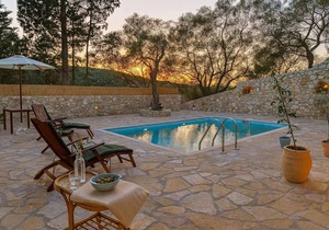 Dive into Summer - Kirki's Cozy Pool Gem on Paxoi