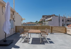Downtown Cocoon with Roof Deck