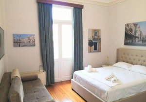Elegant apartment under the Acropolis