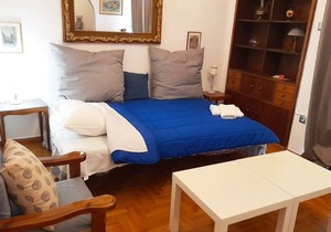 Elegant apt in Exarchia