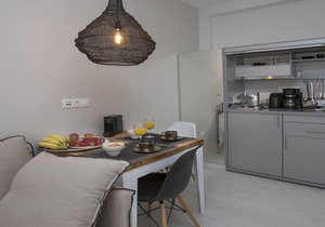 Ermou Stylish viewing studio