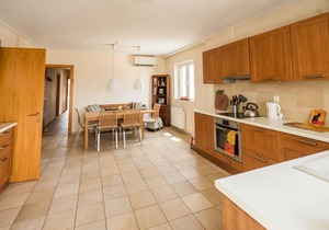 Family getaway, spacious and luxurious, sea view, terrace, next to Voula beach