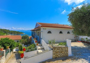 Faros Tria, Gaios Family studio, sleeps 3, balcony, views