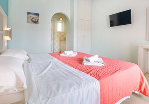 Giannis Pool Studios 6, Alykes, Zakynthos, Greece