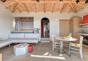 Grand Suite With Private Pool - with Panoramic View, Art Blue Villas