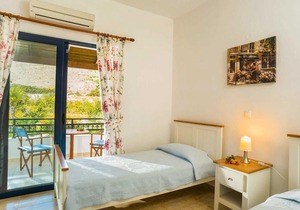 Great location half way between Lindos & Pefkos