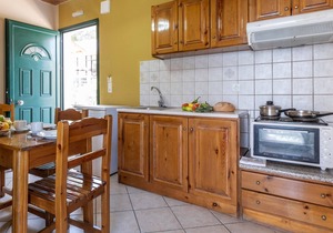 Holiday Apartment 'Apostolos Apartment 6' by the Beach with Balcony & Wi-Fi
