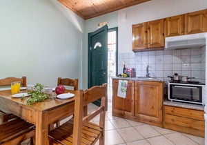 Holiday Apartment 'Apostolos Apartment 5' Close to Beach with Sea View & Wi-Fi