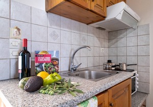 Holiday Apartment 'Apostolos Apartment 5' Close to Beach with Sea View & Wi-Fi