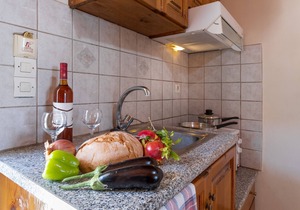 Holiday Apartment 'Apostolos Apartment 4' Next to Beach with Sea View & Wi-Fi
