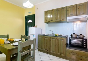 Holiday Apartment 'Apostolos Apartment 3' Close to Beach with Sea View & Wi-Fi