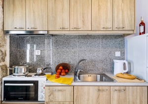 Holiday Apartment 'One Bedroom Apartment 4' with Sea View, Shared Pool & Wi-Fi