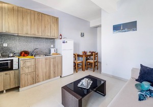 Holiday Apartment 'One Bedroom Apartment 4' with Sea View, Shared Pool & Wi-Fi