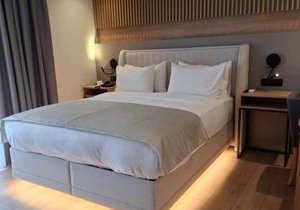Hotel Avra